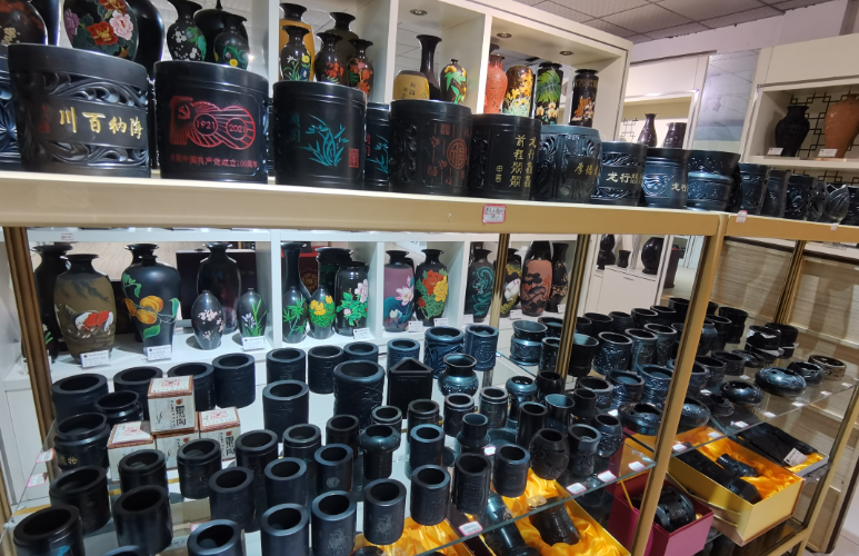 Eggshell black pottery cup